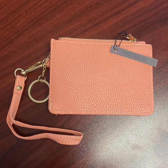 Sienna Mae - Picture 2 of 2